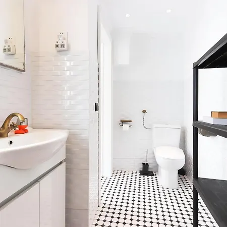 Apartment Downtown Stylish By Homing